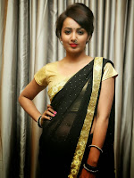 Tejaswi Glamorous Pics at Tasyaah Fashion Walk-cover-photo