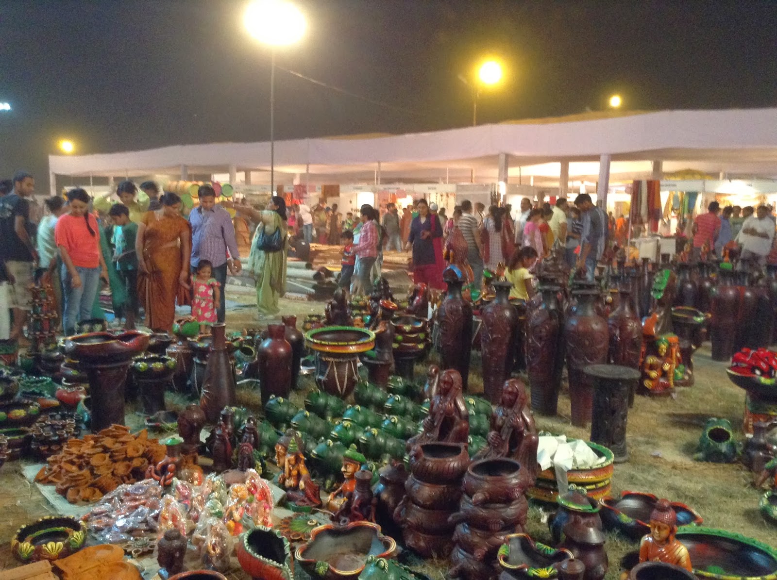 Deep Utsav is a Shoppers delight. Handicrafts items on display for sale. Deep Utsav is a Shoppers delight. Handicrafts items on display for sale.