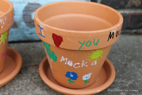 Mother's Day Gift Idea -- Painted Flower Pots with @Elmers ...