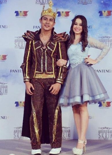 Gambar comel Emma Maembong (4 Photo)