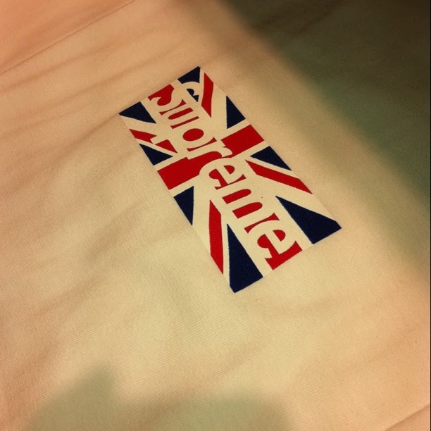 WEAR DIFFERENT: Supreme Box Logo London