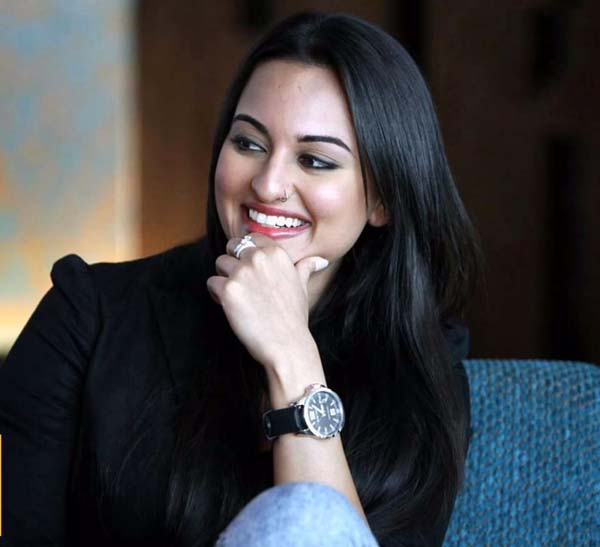 Shonakshi sinha hot sexy photos