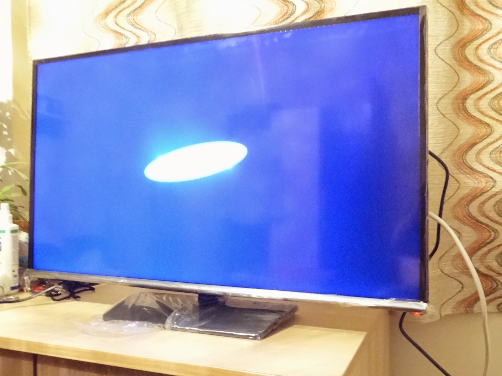 Samsung UE-32H5030 design Samsung UE-32H5030 LED