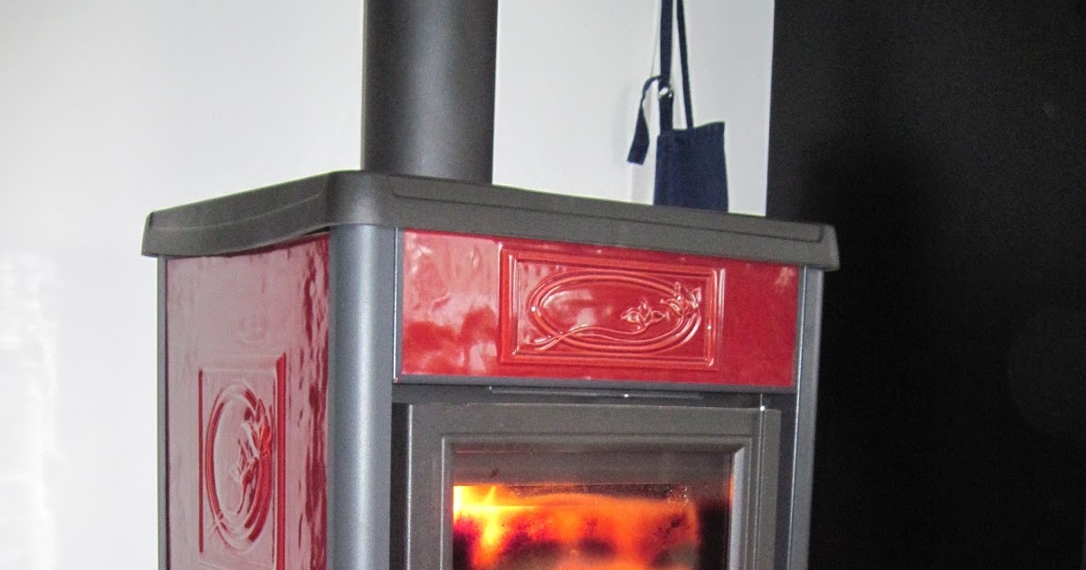 Willkommen: Küche mit Holzofen