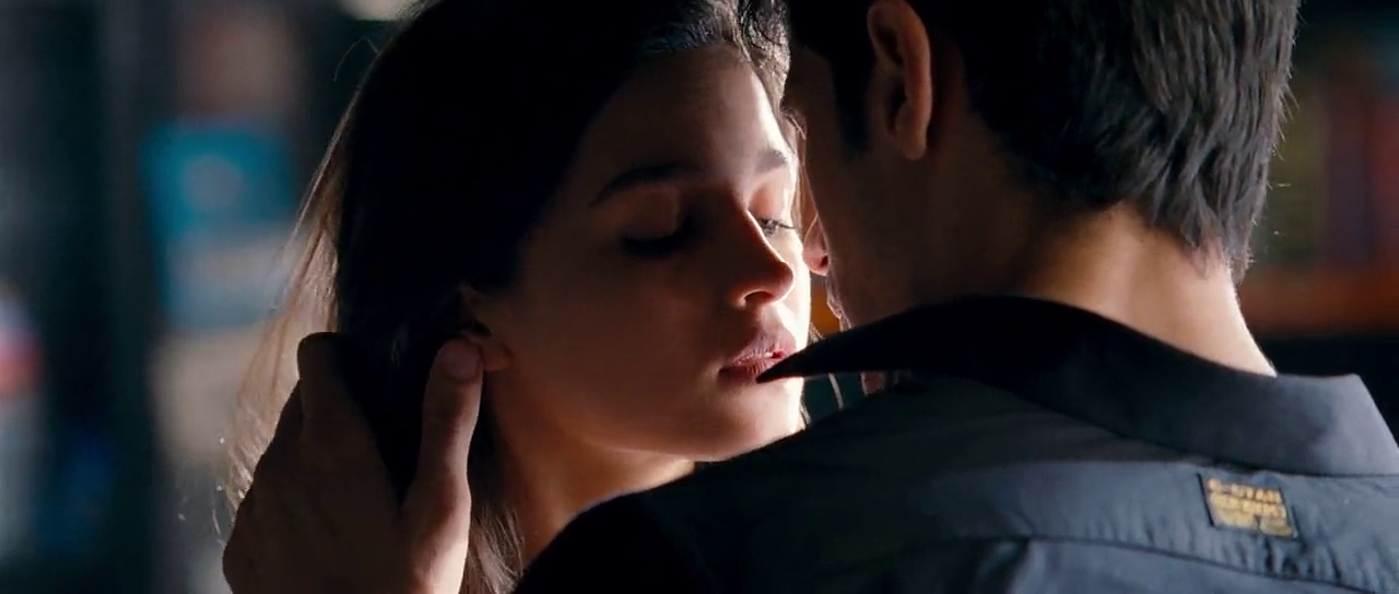 HQ DVD Captures of Indian Actress: Alia Bhatt - Lip Kiss in Student of