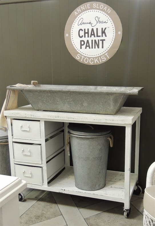 Lee Caroline A World of Inspiration Chalk Paint™ Decorative paint