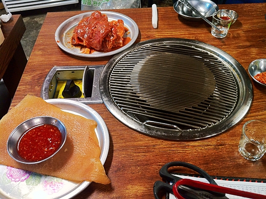 pork grill bbq restaurant gongdeok mapo seoul korea