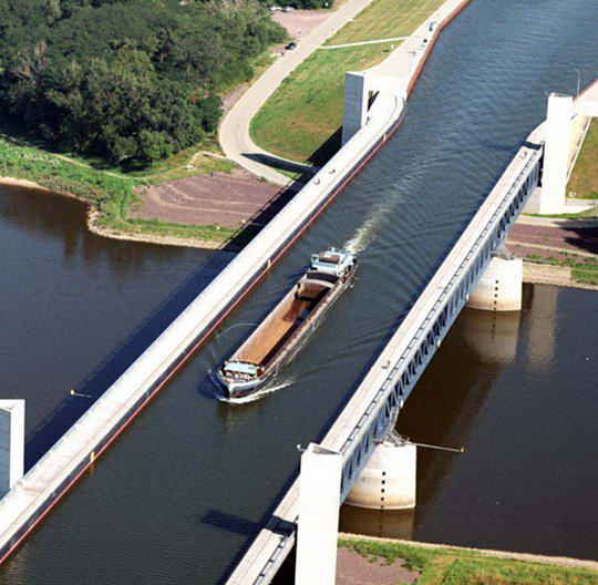 Magdeburg Water Bridge, Kemegahan Sungai Di Atas Sungai [ www.BlogApaAja.com ]