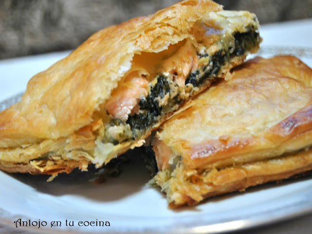 Hojaldre De Salmón Con Espinacas Cremosas
