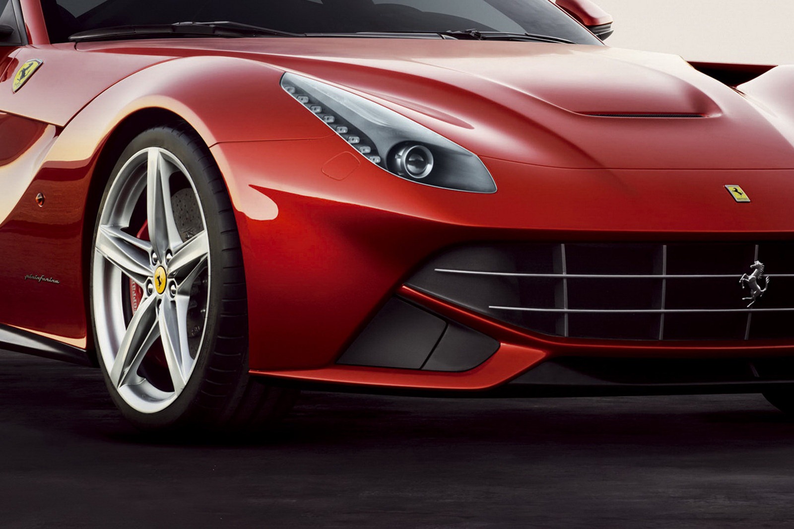 http://2.bp.blogspot.com/-1sZ9xvU-Uy8/T2QdsjjxskI/AAAAAAAACl8/E3b-djnuvrU/s1600/Ferrari-F12Berlinetta-wallpaper_7.jpg