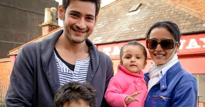 TELUGU WEB WORLD: RARE PIC OF TOLLYWOOD PRINCE MAHESH BABU WITH HIS