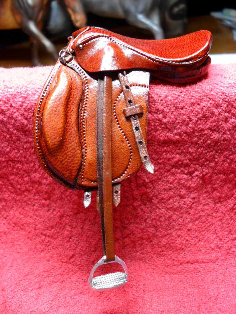 brown dressage saddle built for Strapless
