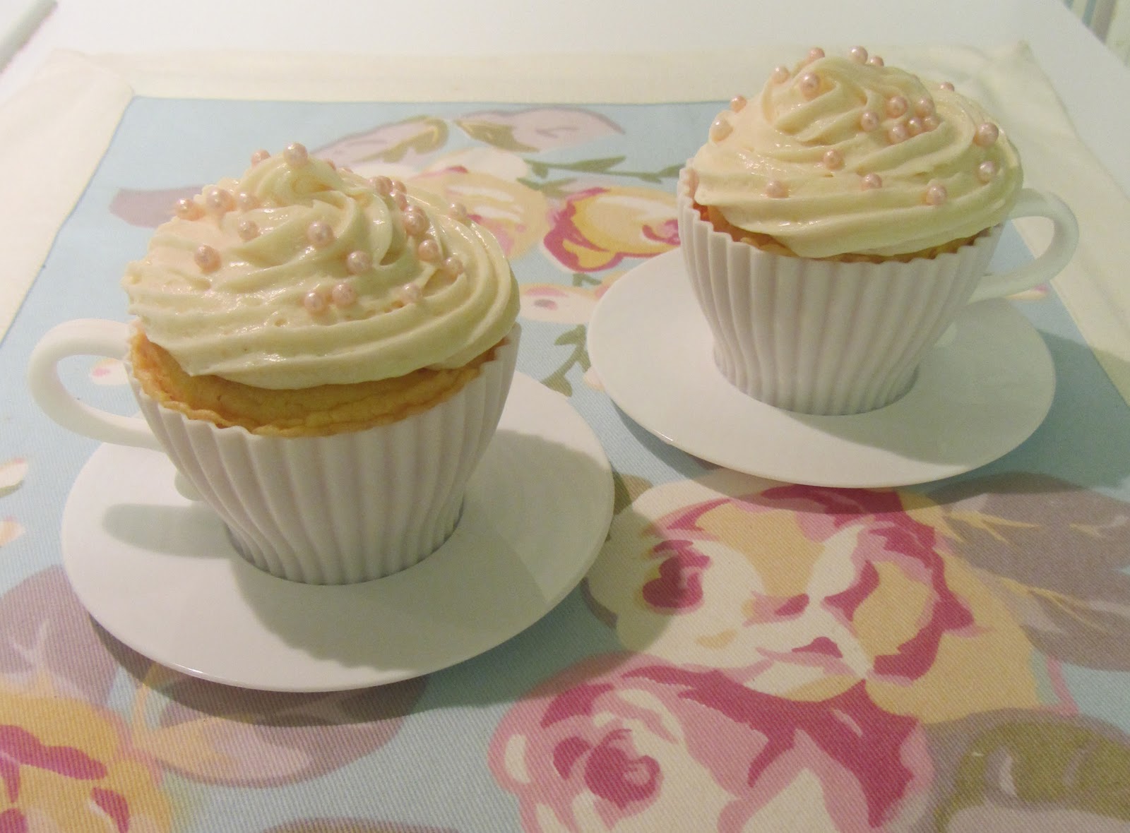 Moments of Delight...Anne Reeves Teacup Cupcakes