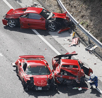 Acidente com Carros de luxo no Japão Acidente com Carros de luxo no Japão