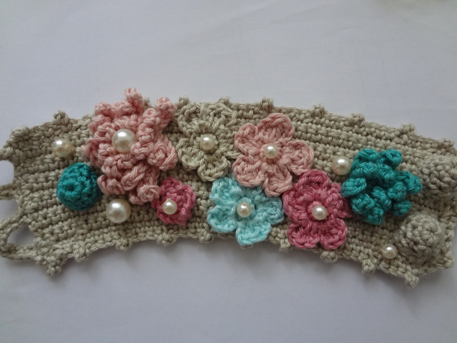 Little Treasures: New cuffs / crocheted bracelets