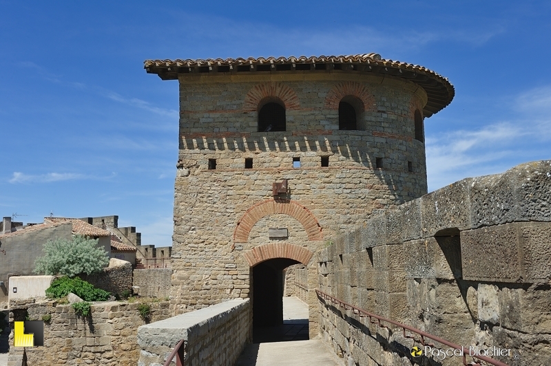 Tour de la partie antique des remparts de Carcassonne photo blachier pascal