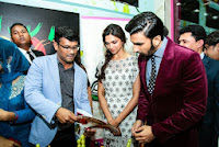 Deepika and Ranveer Promotes Ram-Leela at Juice World, Dubai