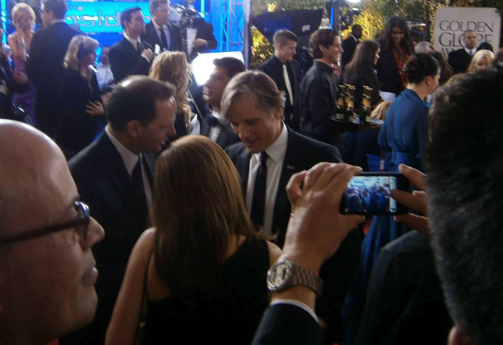 http://2.bp.blogspot.com/-1vvPSWJNT4U/TxP6v5tiPRI/AAAAAAAAApY/9Ril-pYINqQ/s1600/VIGGO+MORTENSEN+COOLHUNTED+BY+DIANA+LADO+PHOTO+BY+LOGAN+YUZNA+GOLDEN+GLOBES+2012.jpg