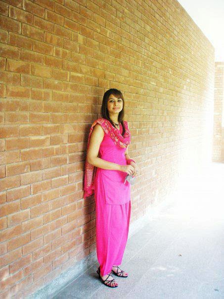 Dazzling Pakistani Girls Dazzling Pakistani Girls