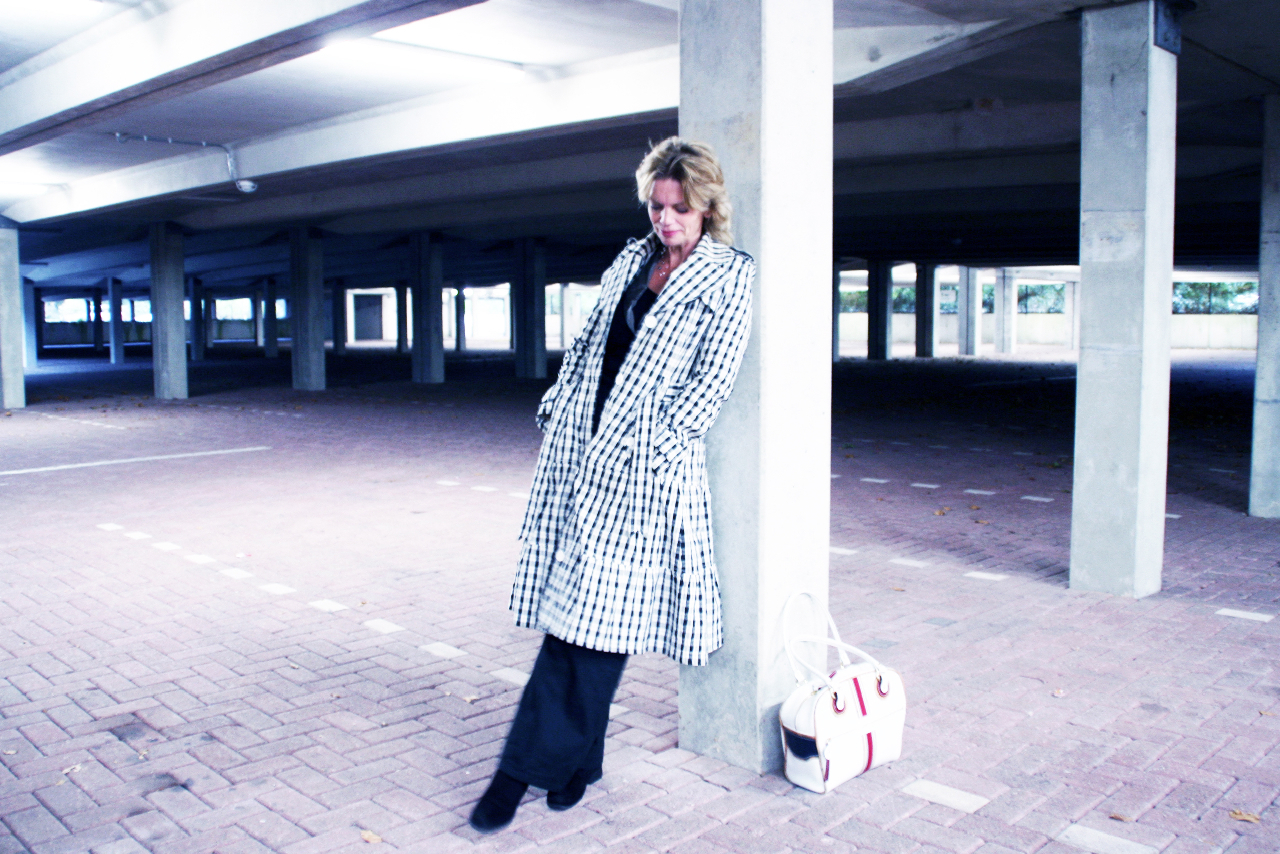 http://2.bp.blogspot.com/-1yeJO0L9Puk/TyL93bwW8hI/AAAAAAAAAV8/W60yZ2Cucpg/s1600/inge-diepman-publiciteitsfoto-09Nadine+Reef.jpg