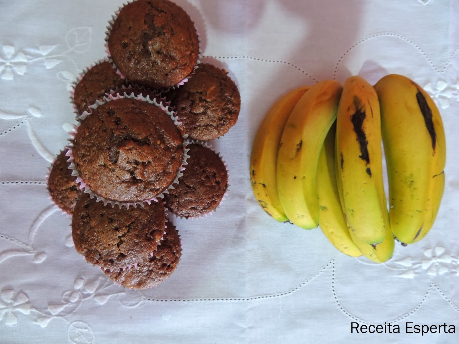 MUFFINS DE CHOCOLATE E BANANA DA NIGELLA Priscila Schulz RECEITA