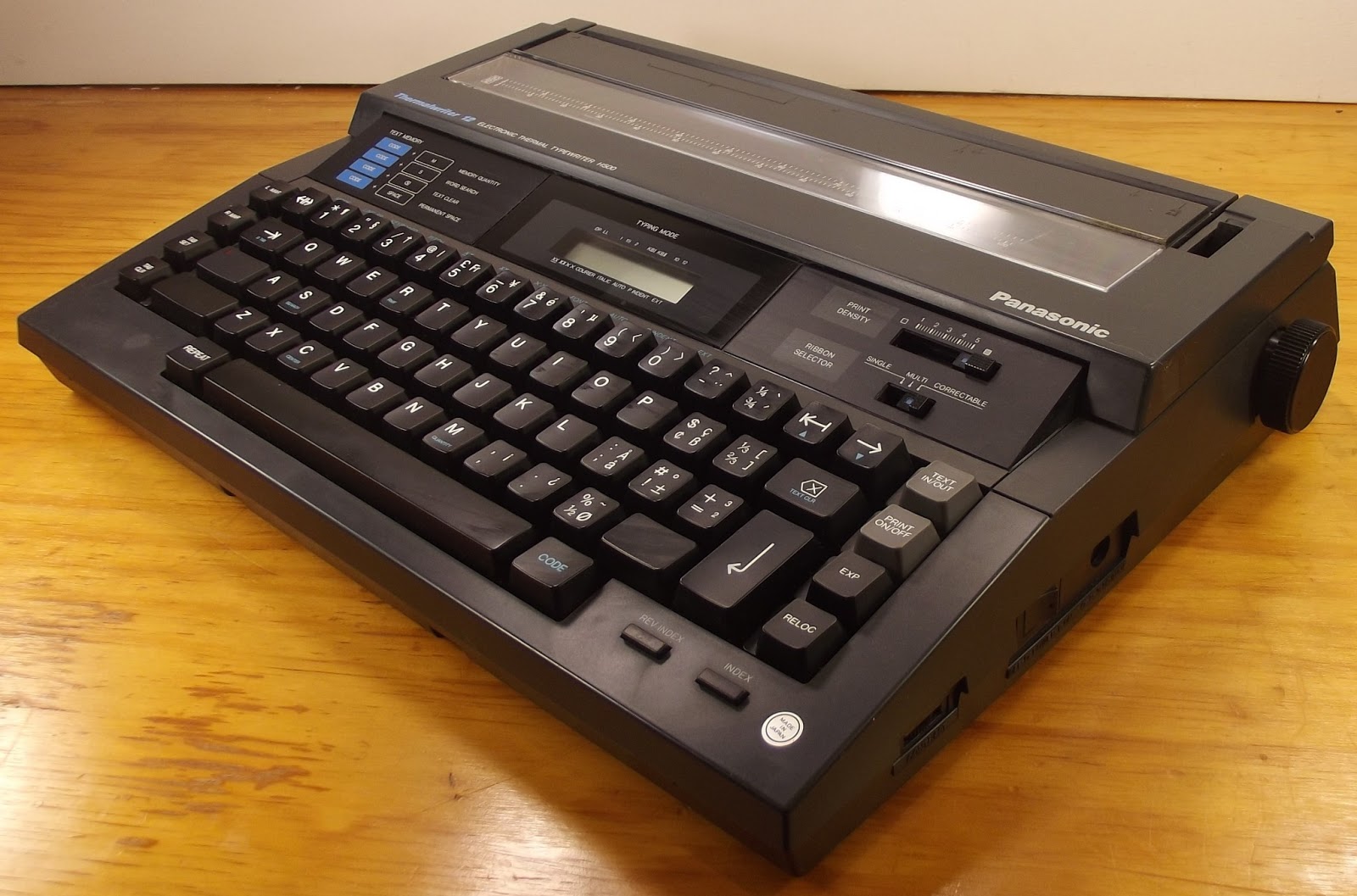 oz.Typewriter Flight of Wedges (Electronic Typewriters)