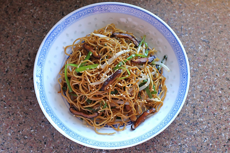 Food Endeavours of the Blue Apocalypse Soy Sauce Chow Mein (Stir Fried