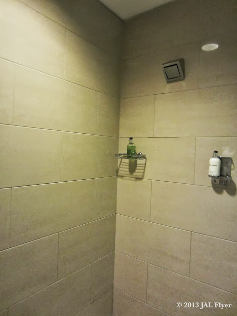 JAL Business Class trip report on JL061: Shower facility inside the oneworld lounge at LAX TBIT