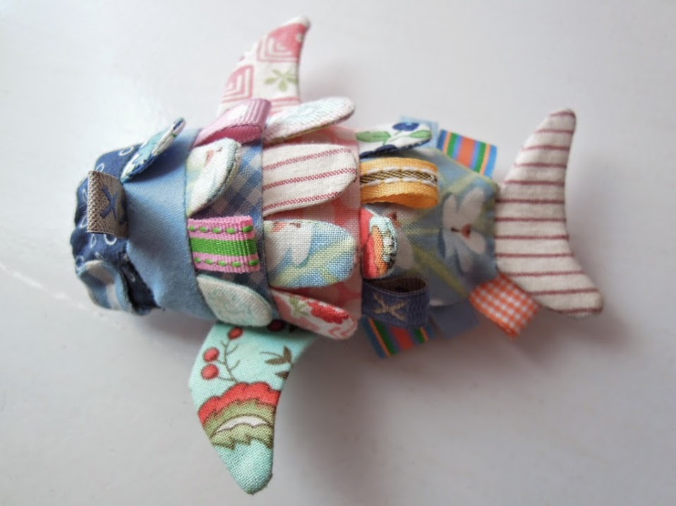 pez de patchwork sobrehilos pez de patchwork sobrehilos