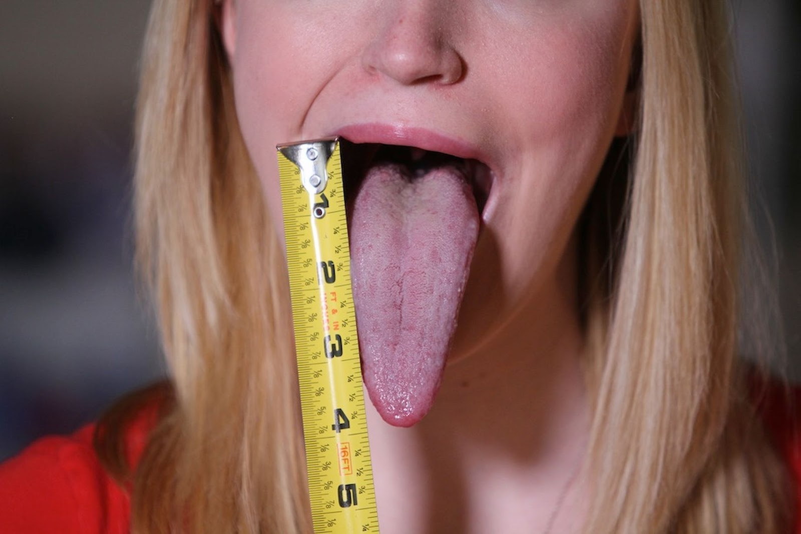 Meet Adrianne Lewis, The 18 Year Old Girl With The World’s Longest Tongue! 