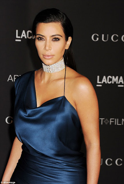 Kim Kardashian asks Kanye West for a $1 million 'push present' for her current pregnancy Kim Kardashian asks Kanye West for a $1 million 'push present' for her current pregnancy