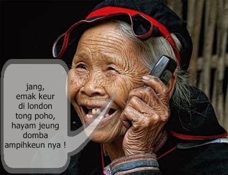 Foto Nenek Gaul Lucu