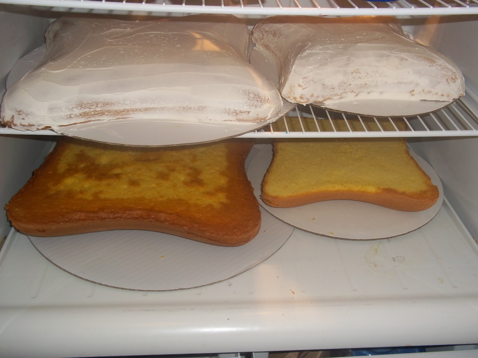 Muffins & Makeup Pillow Wedding cake