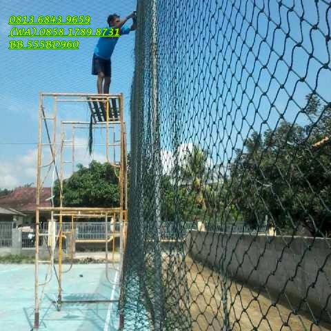 Pasang Jaring Pengaman Lapangan