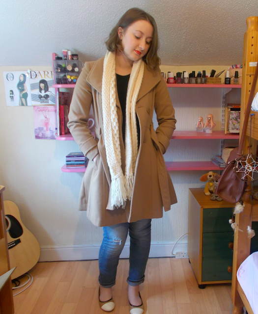How I style a thrifted camel coat from Primark! // OOTD