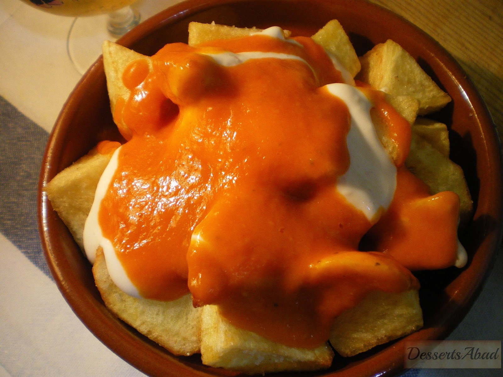 DessertsAbad Patatas bravas y su versión chic