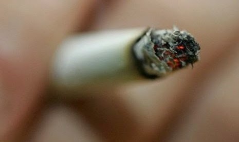 Banyak Duduk Lebih Berbahaya Dibanding Merokok Banyak Duduk Lebih Berbahaya Dibanding Merokok