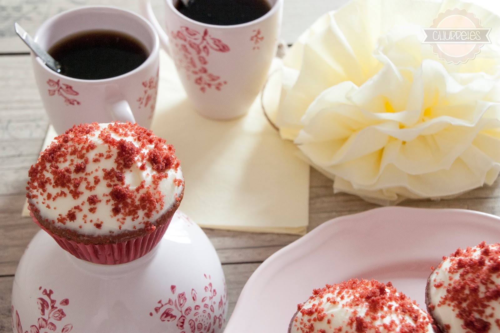 Churretes de Cocholate RED VELVET CUPCAKES CON FROSTING DE QUESO CREMA