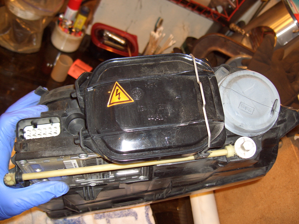 Volkster Action Touareg Headlight Bulb Replacement