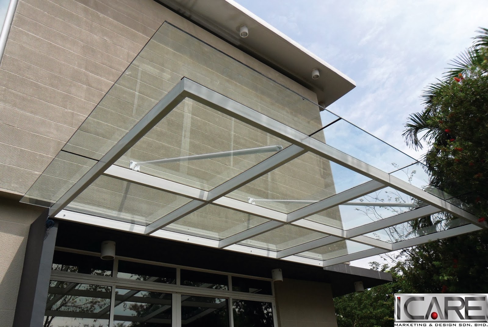 Gate and Roof Glass Roof .. Modern and Urban is the best choice now a days