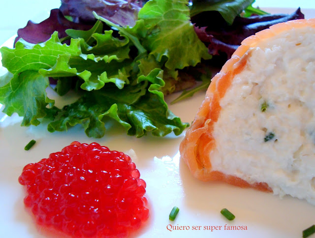  http://cosas-mias-y-demas.blogspot.com.es/2013/07/rollo-de-salmon-ahumado-y-merluza.html