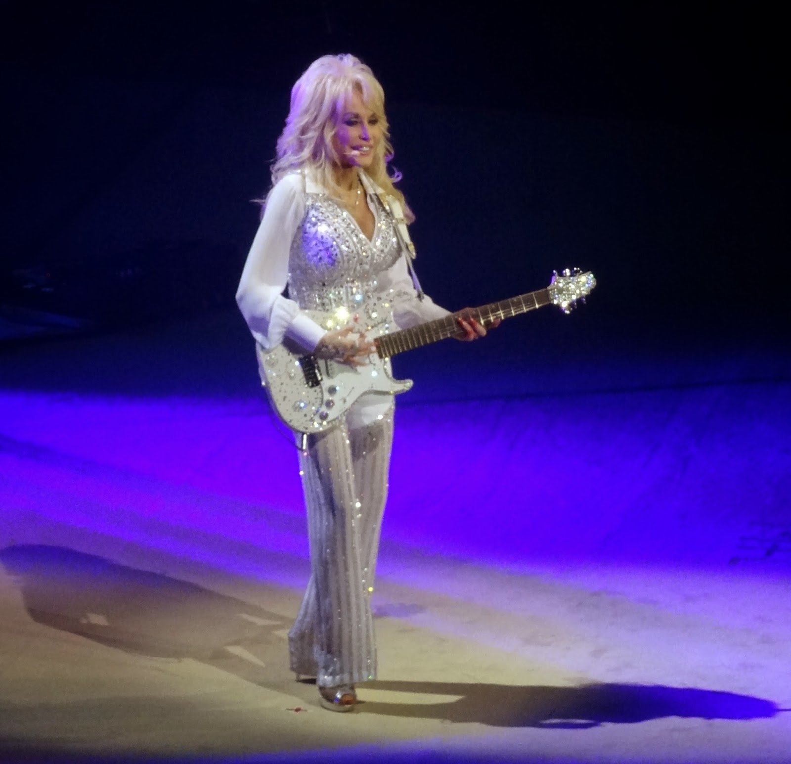 Dolly Parton Blue Smoke World Tour 2014 | Eclectic Music Guy1600 x 1545