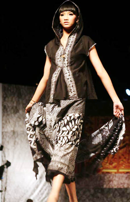 Batik, kadang kita merasa bingung karena banyak pilihan baju batik