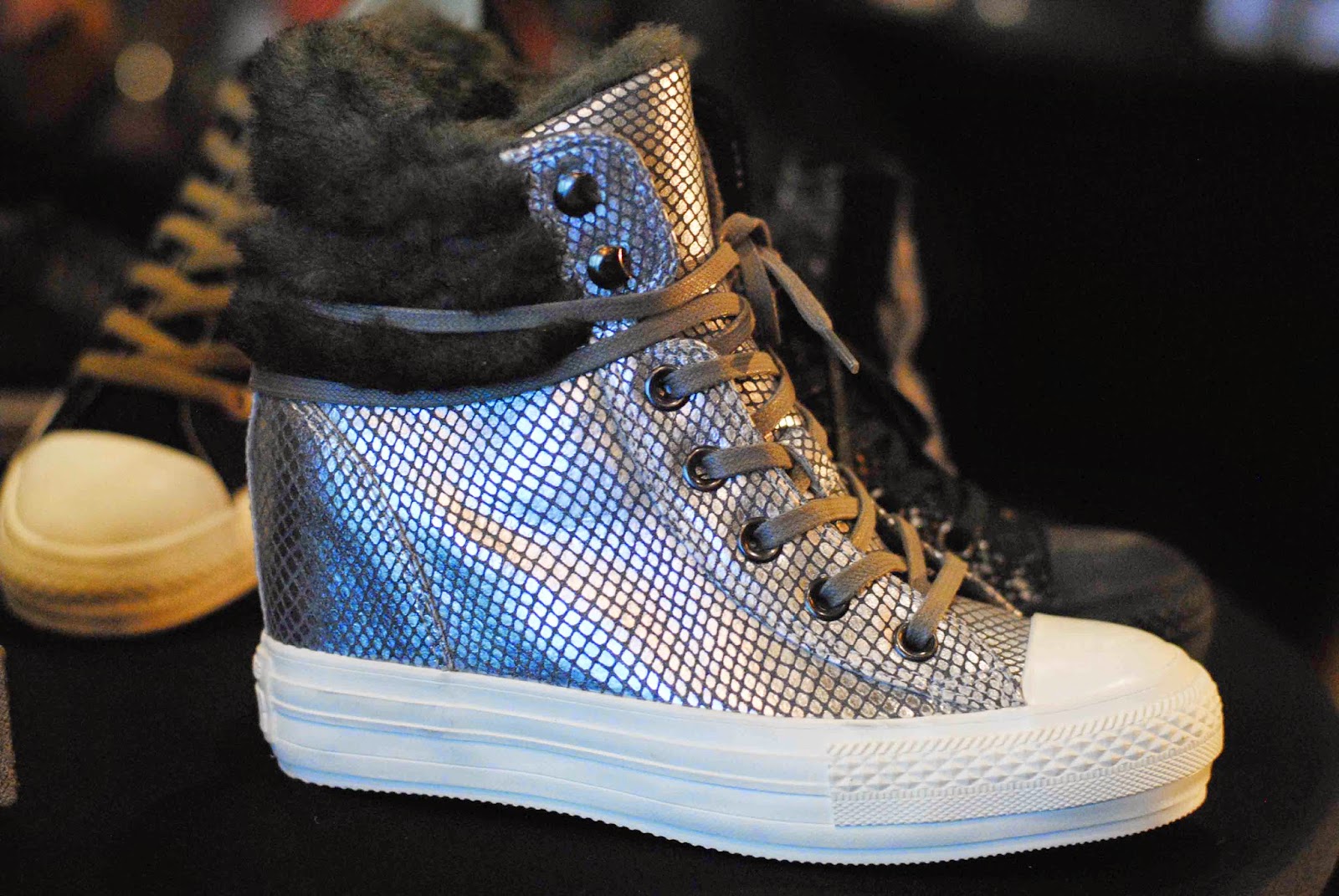 Montreal Fashion Blog Bouquet of Frocks Converse Fall Montreal Fashion Blog Bouquet of Frocks Converse Fall