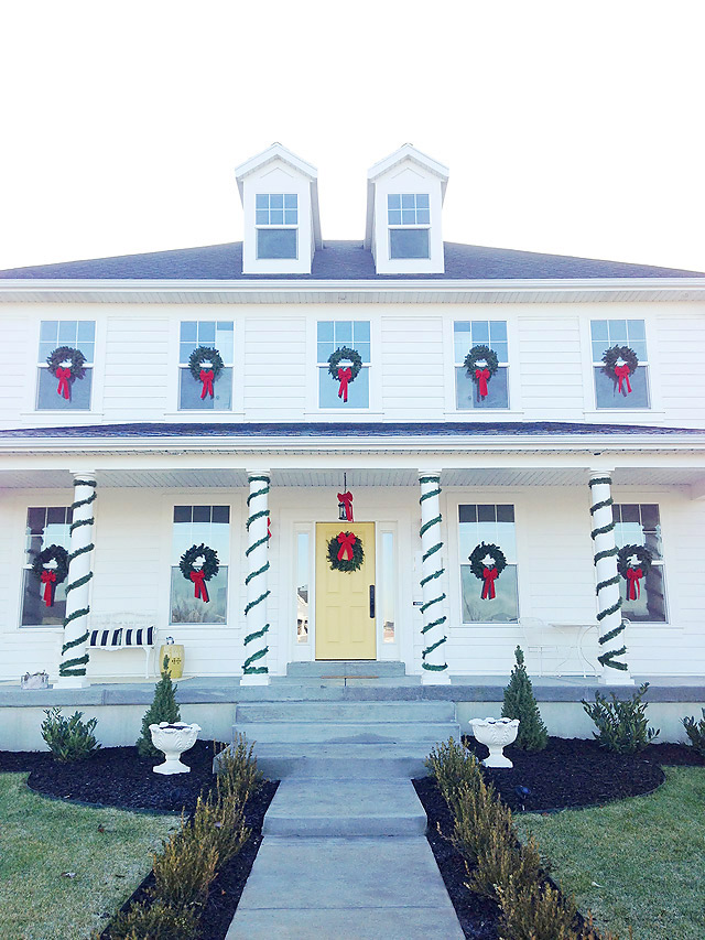 Armelle Blog How To Hang Christmas Wreaths on Windows
