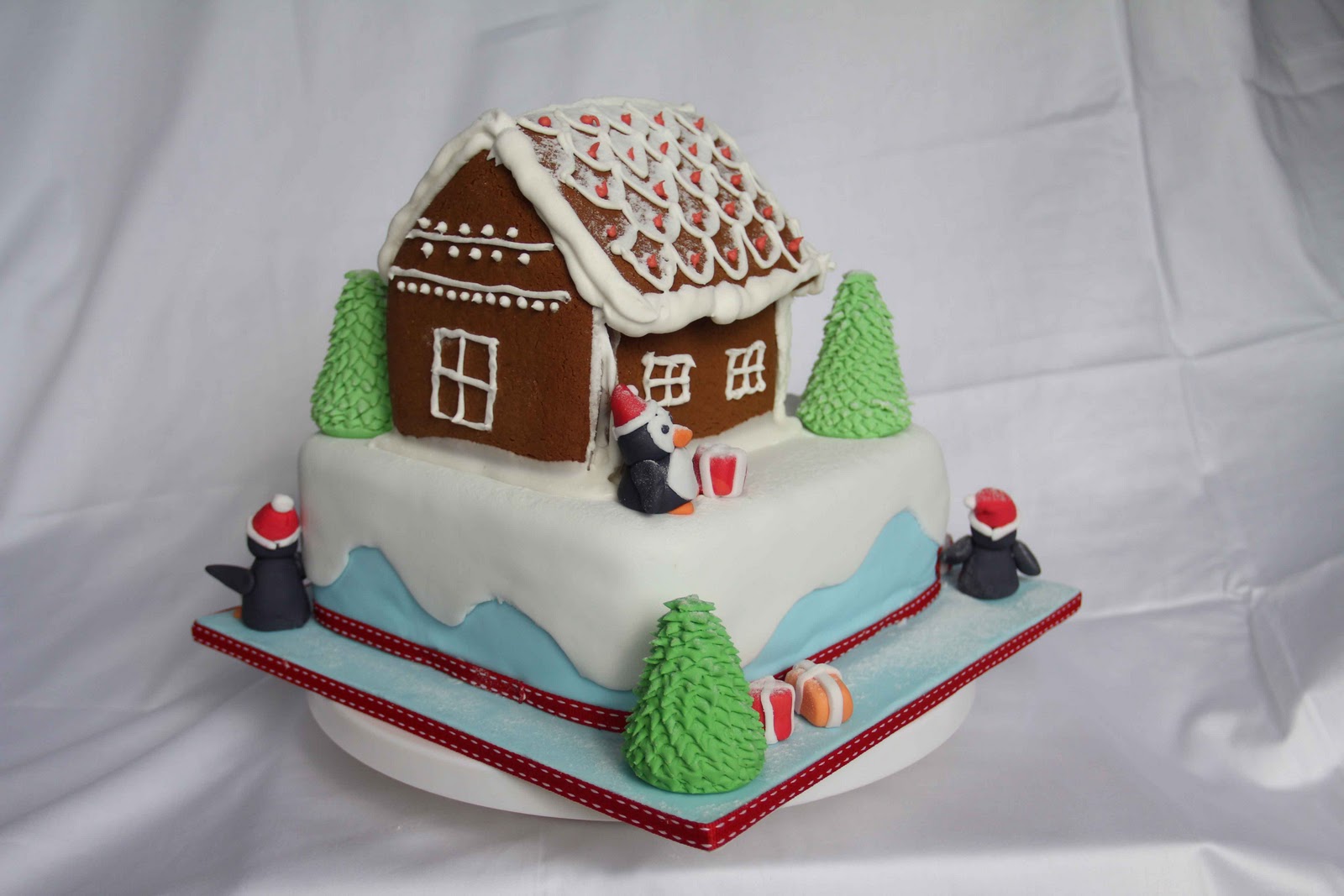 Bakerz Dad Christmas House Cake Bakerz Dad Christmas House Cake