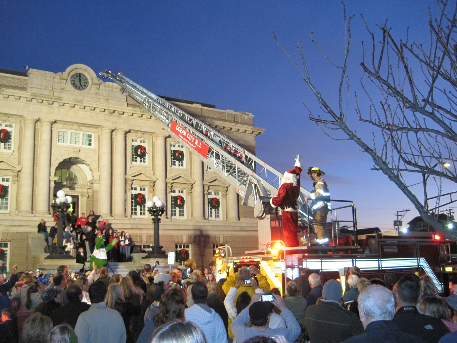 OCEAN CITY, NJ THROUGH THE YEARS SANTA ARRIVES IN OCNJ