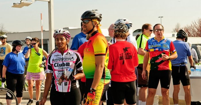the Pittsburgh Major Taylor Cycling Club led the bicyclists into the ribbon cutting, very nicely done!