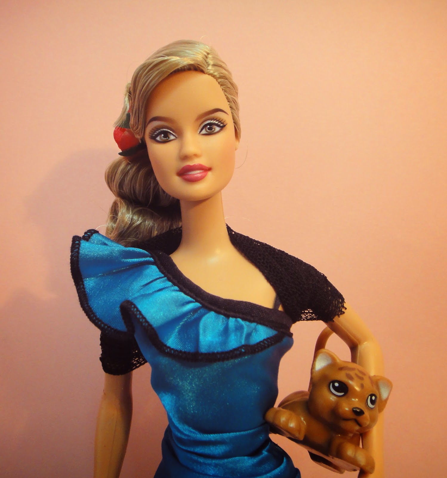 Mis Muñecas: BARBIE CANADÁ Y BARBIE ARGENTINA