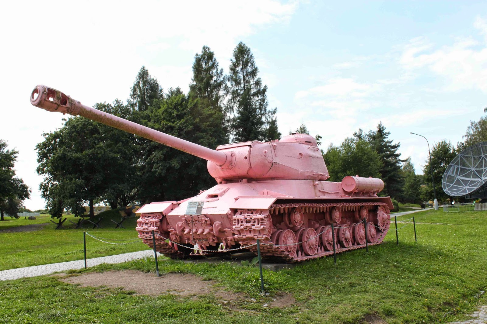 Across the Pond: Pink Tanks and Rotten Cakes: A Research Trip to